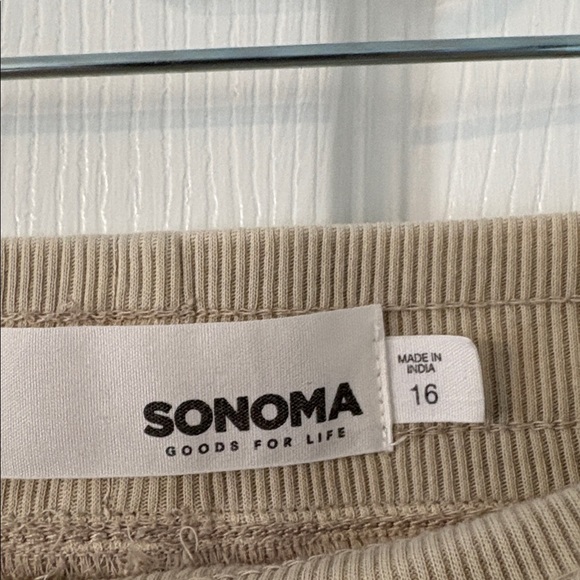 Sonoma Khaki Capri Pants Women’s Plus Size 16 - Picture 3 of 4